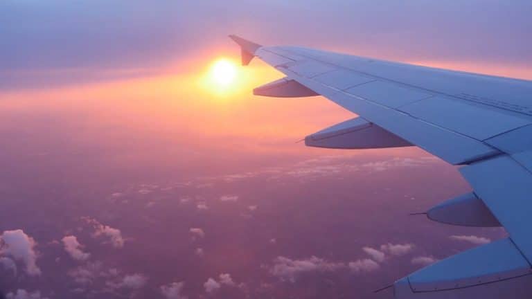El asiento donde tienes más posibilidades de sobrevivir a un accidente de avión