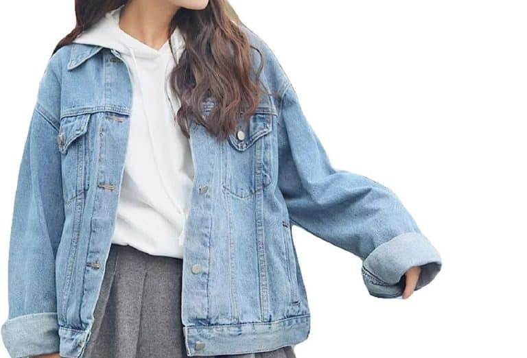 Amazon tiene estas chaquetas vaqueras de estilo «oversized» con las que derrocharás estilo vayas donde vayas