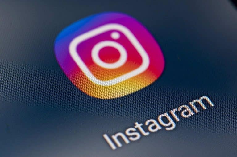 Así es el «machito alfa» que no deja a su novia tener Instagram porque es «de buscona»