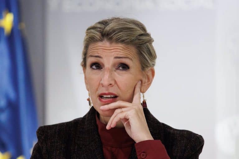 Yolanda Díaz se convierte en la «cara visible» del hundimiento de Podemos