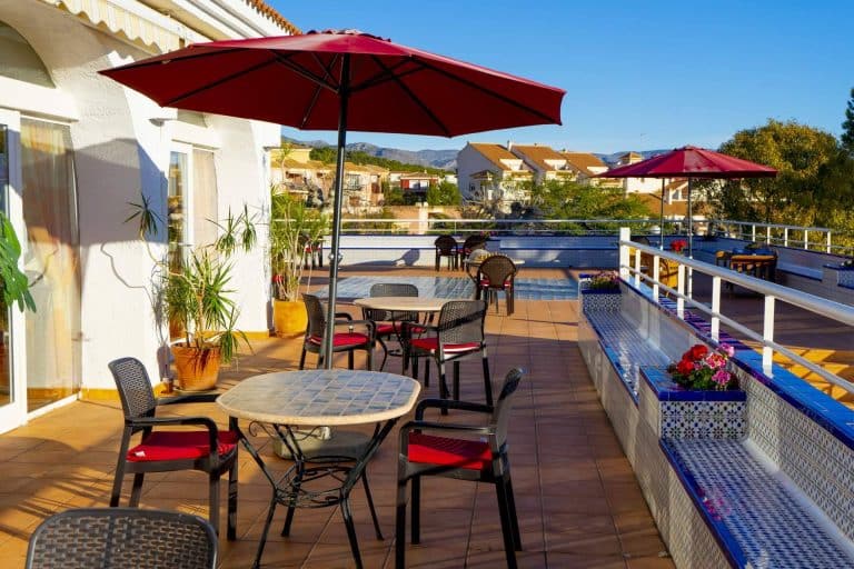 Los servicios de Montebello, una residencia de Angomed Senior Living situada en una zona privilegiada, cerca del mar y de la montaña