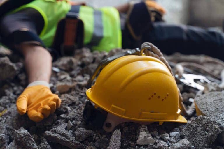 Proteger a los trabajadores en actividades de riesgo, con el dispositivo de hombre muerto de Tracmi