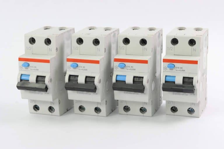Cadenza Electric enumera las claves del diferencial superinmunizado Schneider