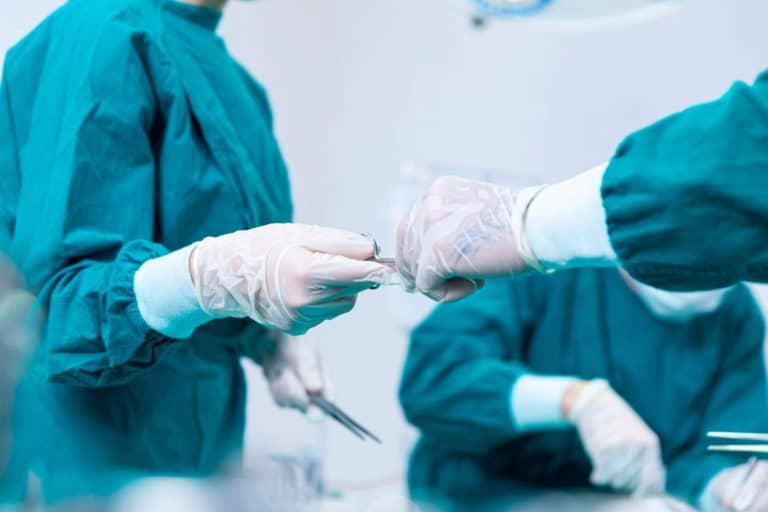 Métodos y tecnología de vanguardia para reducir dolor y traumas por quiste pilonidal