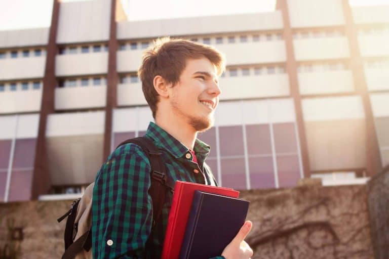 Ayuda Universitaria y su ayuda a la hora de escribir un abstract para cualquier investigación científica