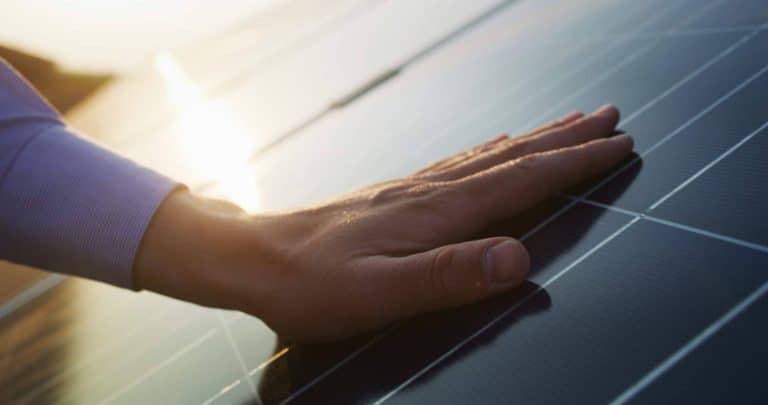 Multienergía Verde revoluciona las tarifas de luz para comunidades de propietarios
