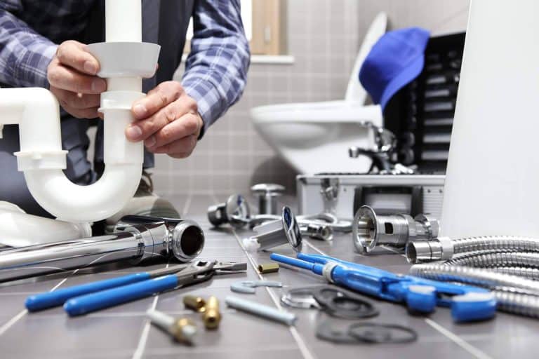 Fontaneros de urgencia en Benidorm y Marbella con la calidad de Repairs4You