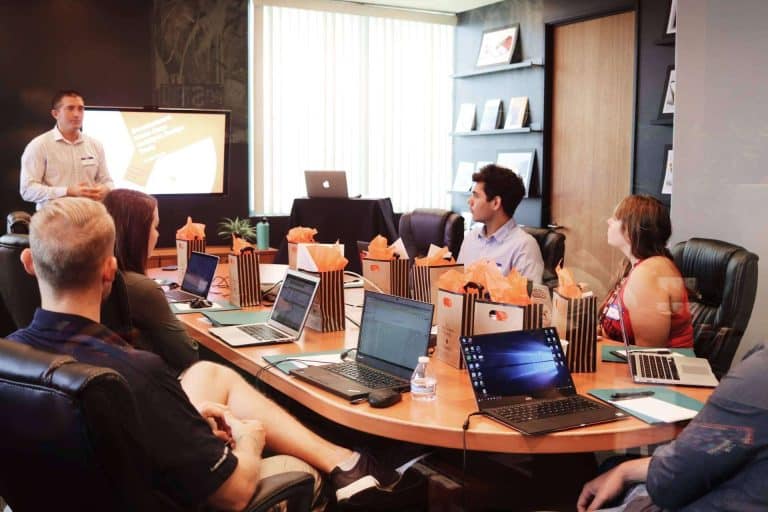 Feel Marketing, la agencia del momento que produce contenidos de valor en más de 52 idiomas