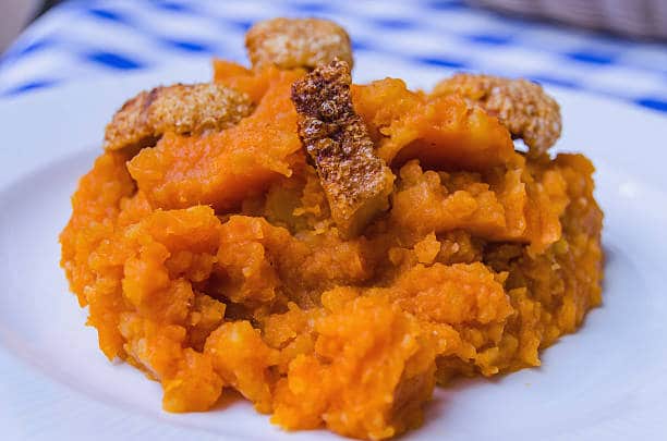 Origen de las patatas revolconas