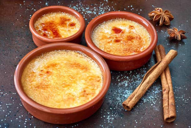 La Crema Catalana Es Un Postre Sencillo