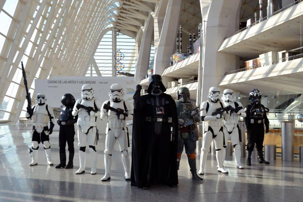 Los Personajes De Star Wars En La Ciutat De Les Arts I Les Ciencies