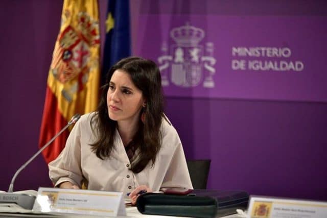 Las oposiciones, la nueva «víctima» de la política de Irene Montero