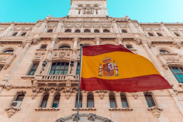 Como obtener la nacionalidad española para un residente en España no europeo