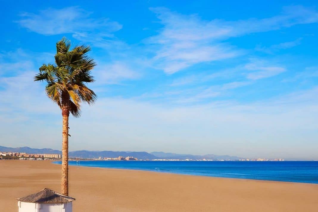 La playa de la Malvarrosa: la más popular de Valencia