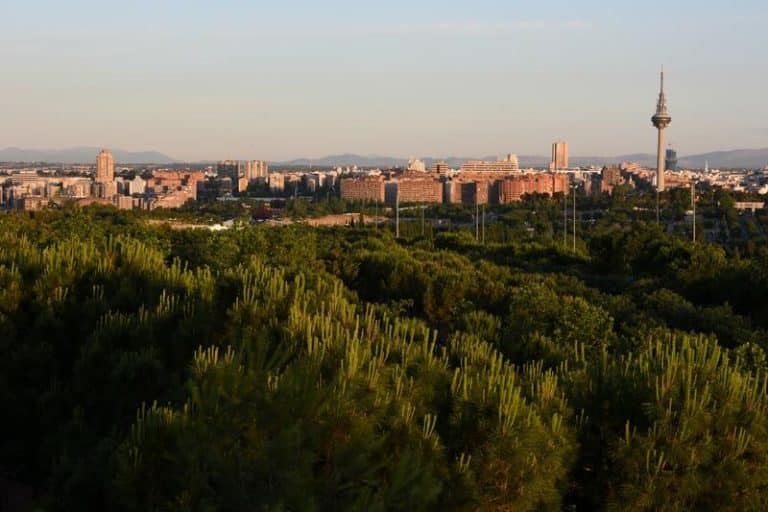 Los primeros días de Semana Santa traen sol y ascenso de temperaturas, con chubascos en el este y norte el fin de semana