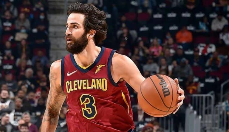Ricky Rubio repite titularidad en los Cavaliers y cumple antes de los ‘Playoffs’
