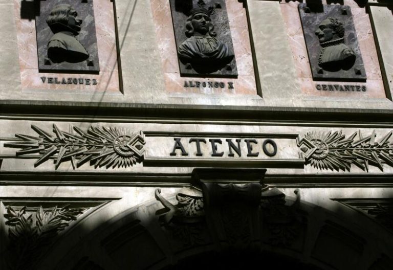 Los Reyes presiden hoy el acto del Bicentenario del Ateneo de Madrid