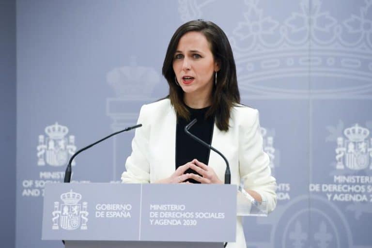 Belarra replica a Díaz que el afán de unidad de Podemos es indudable y que cuando quiera firman un acuerdo de primarias