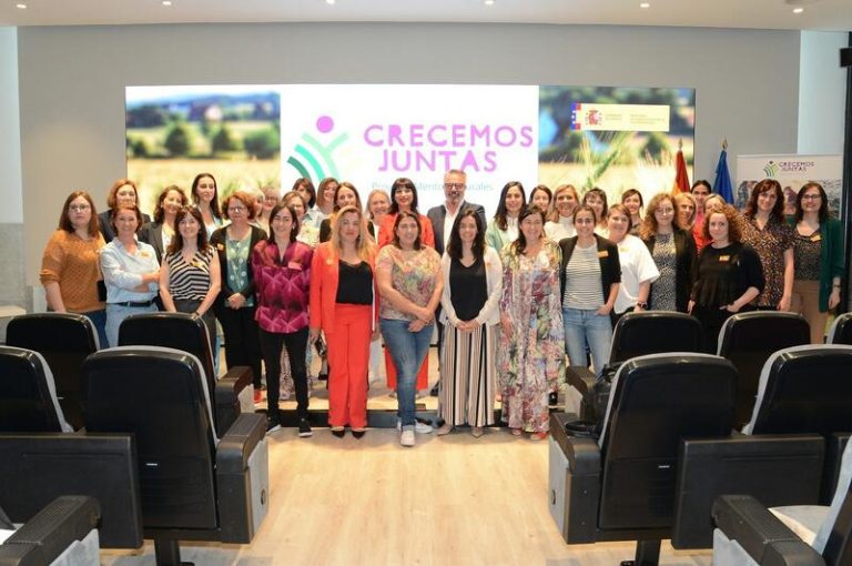 CaixaBank y Agricultura impulsan un programa de mentoras rurales
