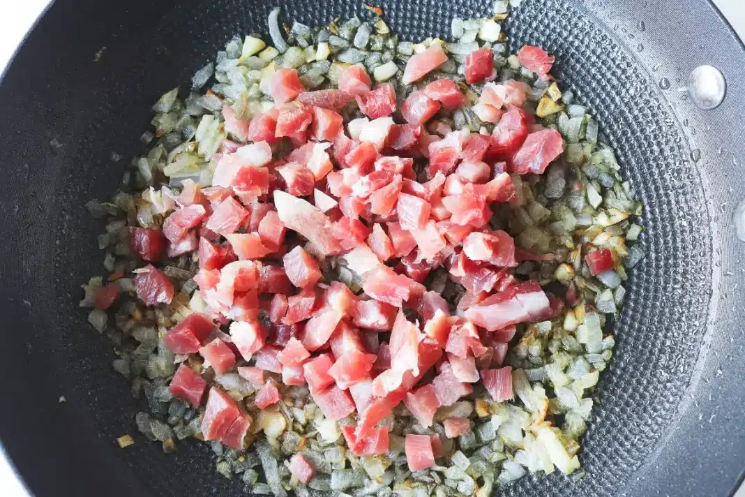 La receta de alcachofas con jamón perfecta para primavera