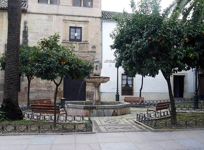La Casa De Los Lunas, En La Plaza De San Andrés