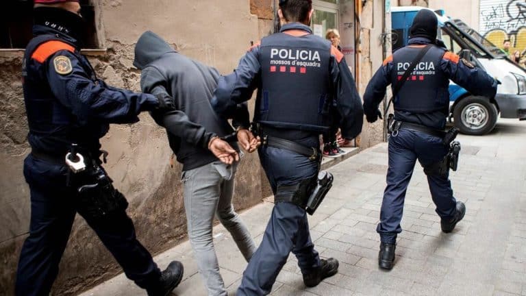 El «Kung Fu Panda» que lucha contra los delincuentes de forma anónima en la Ciudad Condal