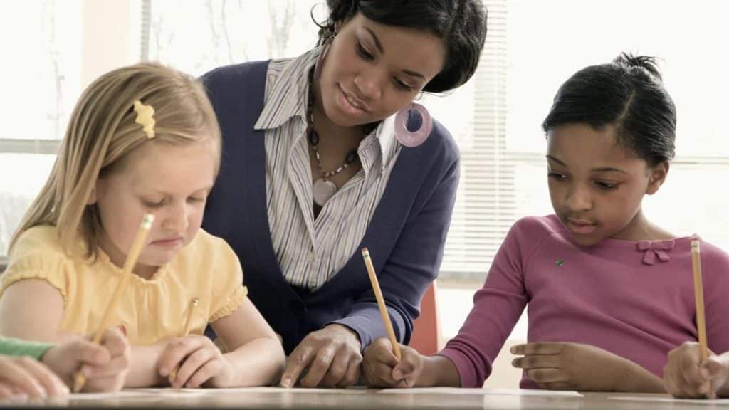El Personal Docente Del Centro Educativo