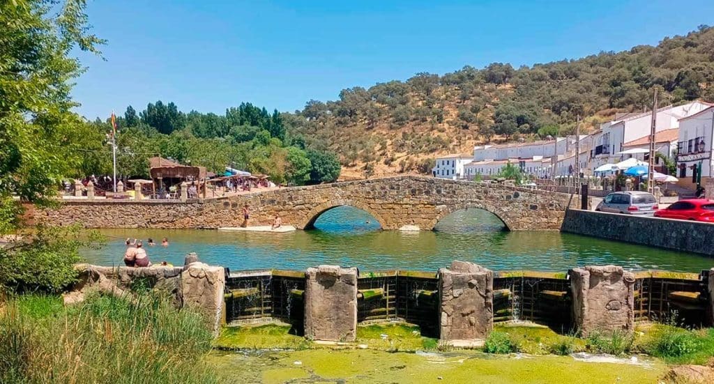 8 Mejores Pueblos De España Para Bañarse En Primavera 7 Galindòn, Playa De San Nicolás Del Puerto, En Sevilla