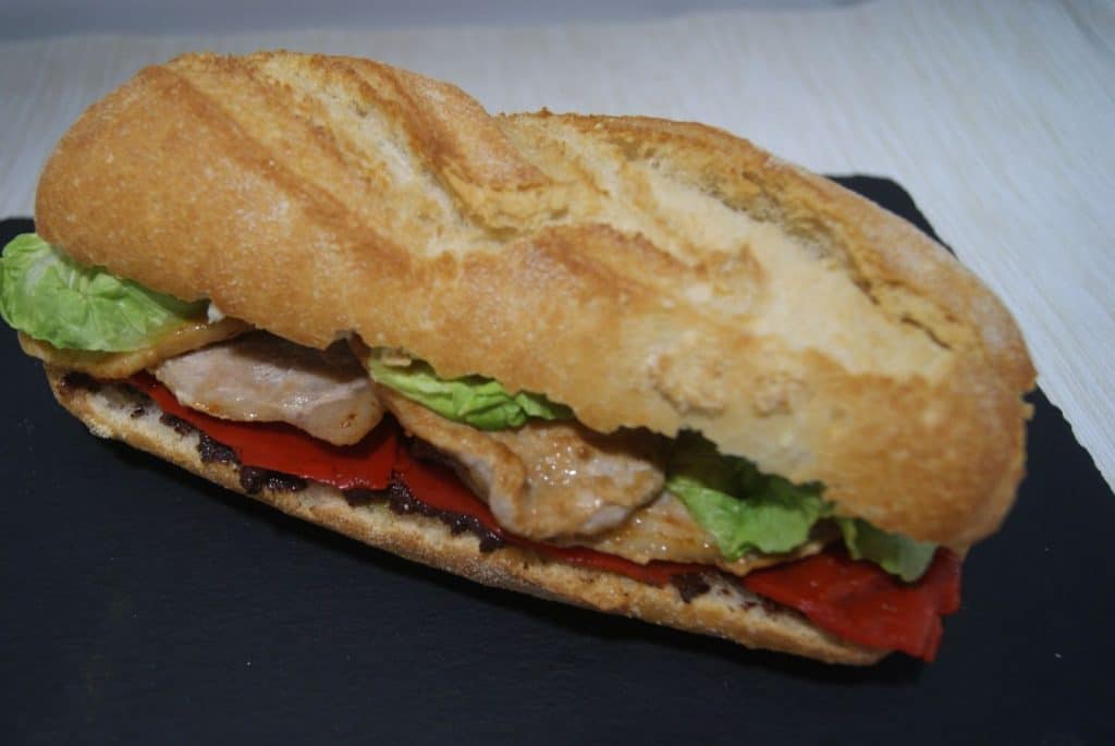 El bocadillo de filete de Robin Food con el que te chuparás los dedos