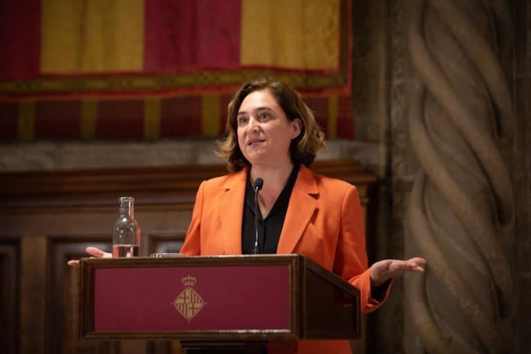 La entrevista de Ada Colau en catalán a un pakistaní que se ha hecho viral