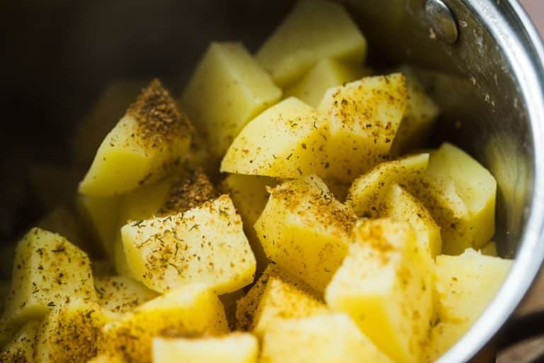 La receta de los profesionales para unas patatas al horno rápidas y deliciosas
