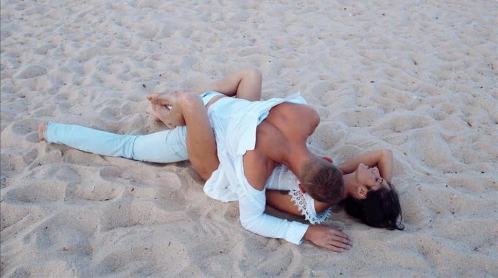 Tener Sexo En La Playa
