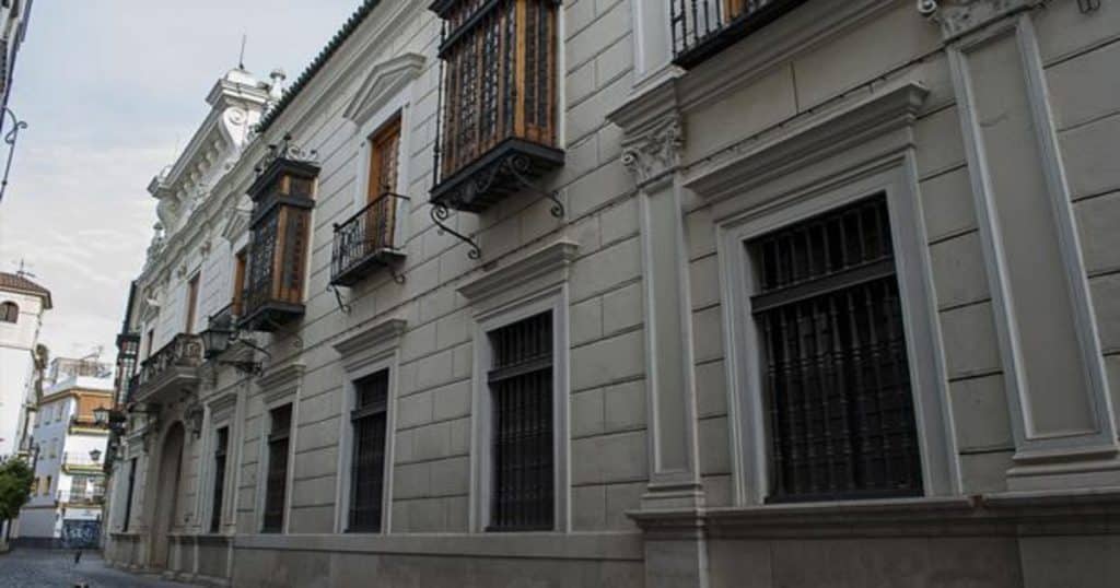 Palacio De Monsalves