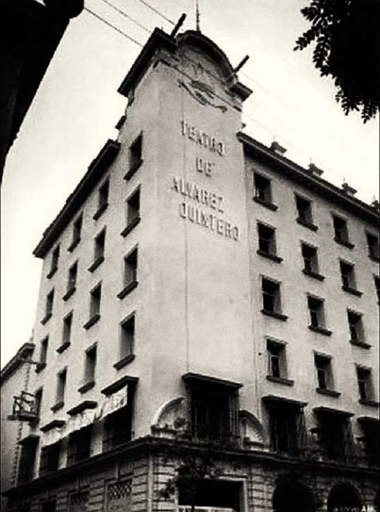 La &Quot;Dama De Blanco&Quot; Del Teatro Álvarez Quintero