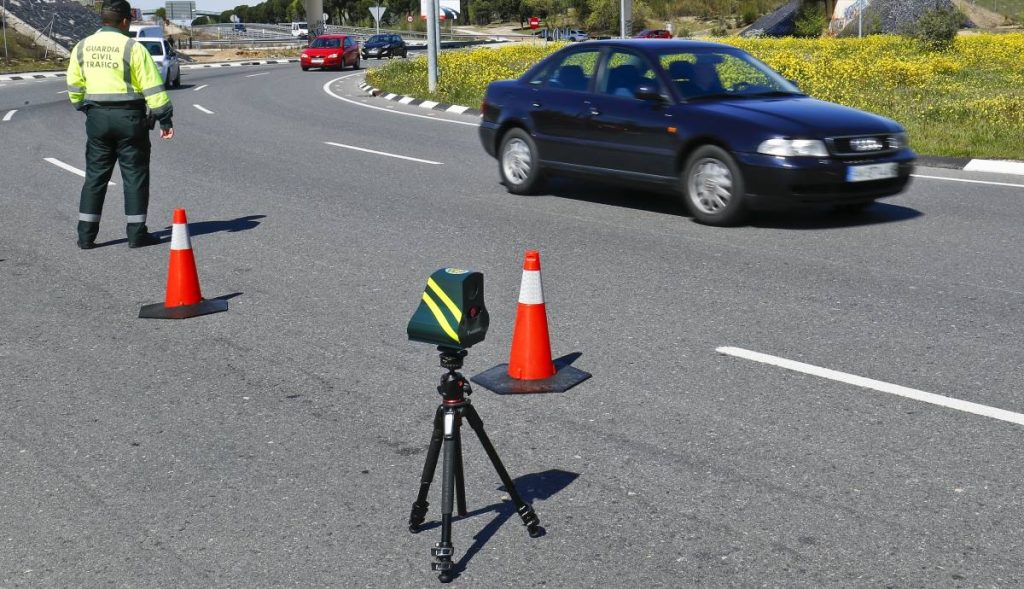 El Truco De La Dgt Con El Que Te Puede Multar Con Un Radar Oculto