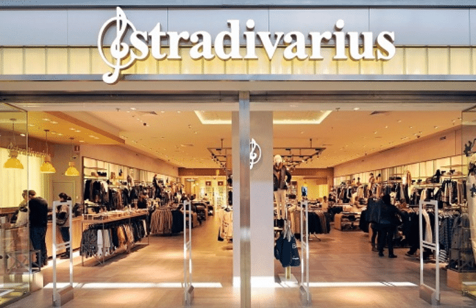 Ni Zara ni Mango, el vestido más sexy de esta primavera es este de Stradivarius