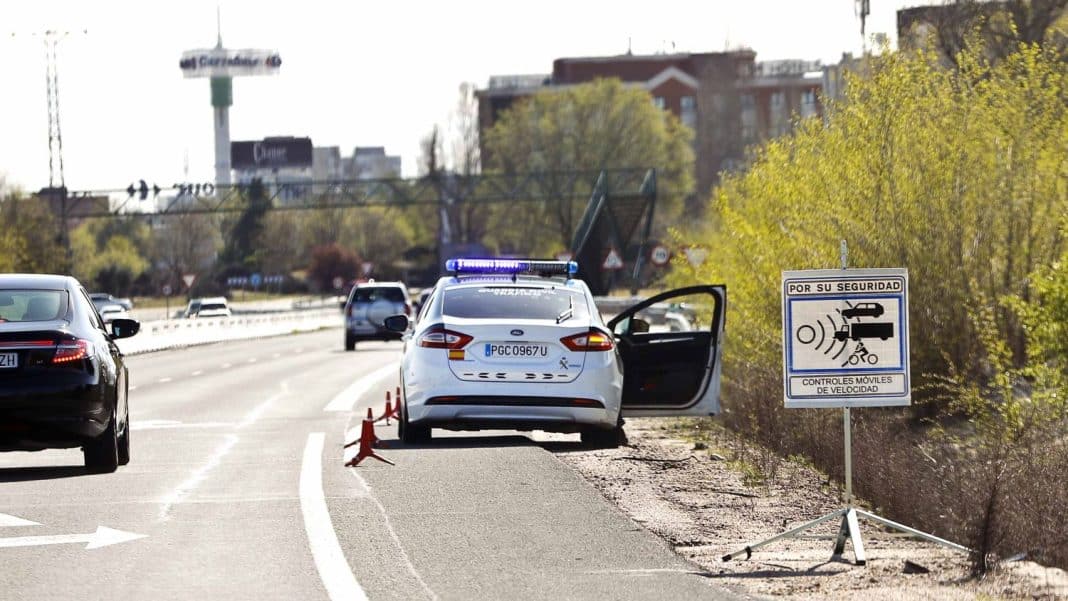 El truco de la DGT con el que te puede multar con un radar oculto