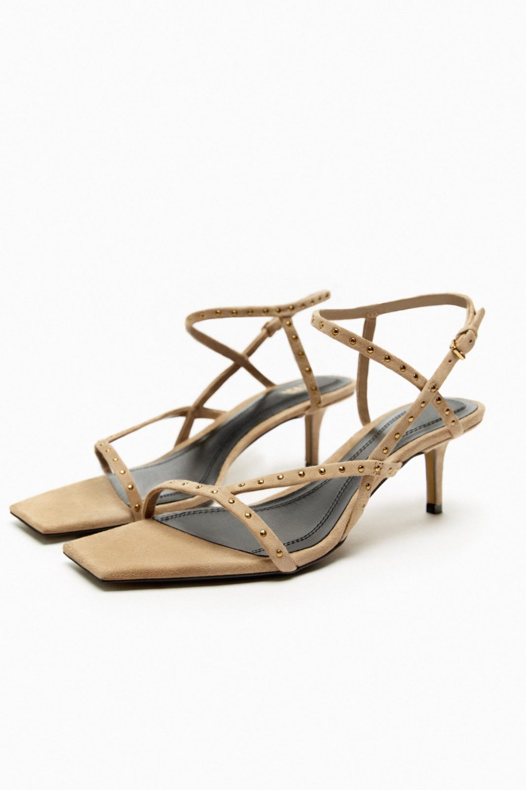 Zara: las sandalias con tacón y comodísimas para el buen tiempo