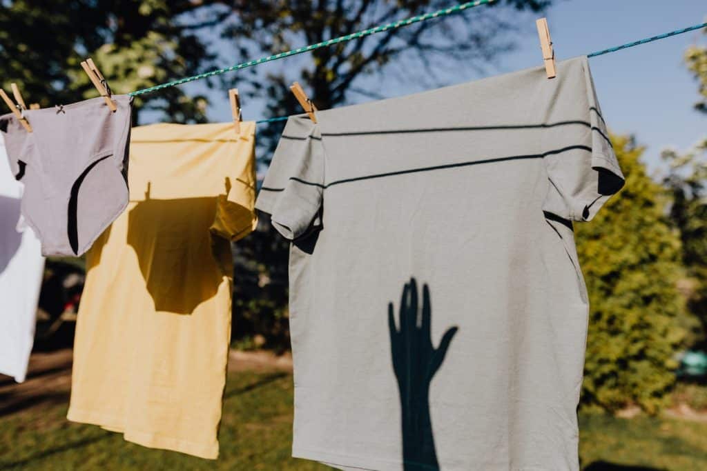 Si Estabas En La Calle, Al Llegar A Casa Debes Cambiarte De Ropa