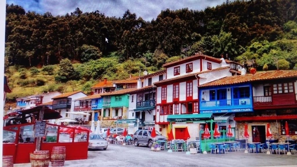 Tazones