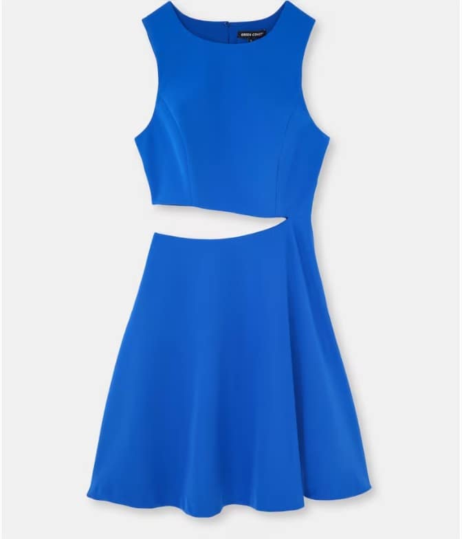 Vestido Corto Con Abertura
