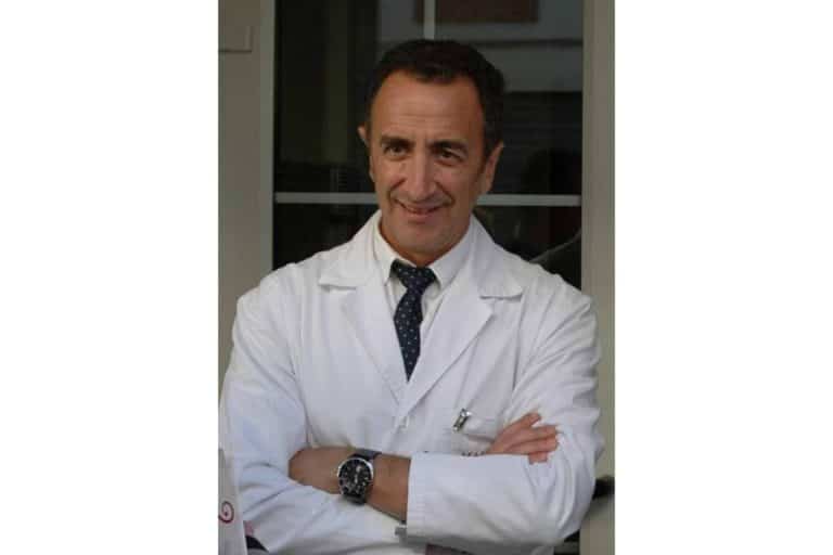 El doctor Nicolás Mendoza Ladrón de Guevara explica cómo se trata la menopausia precoz
