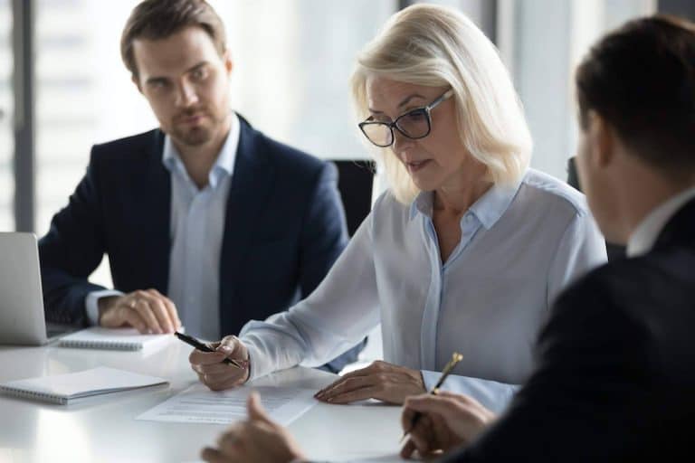 La gerencia de riesgos en empresas realizando una buena auditoría y acudiendo al mercado asegurador