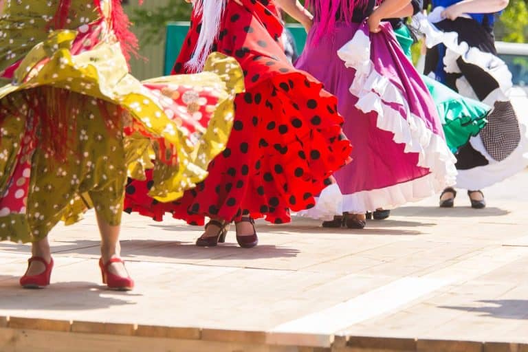 Encontrar el traje de flamenca perfecto para la Feria de Sevilla 2023 en Viva La Feria