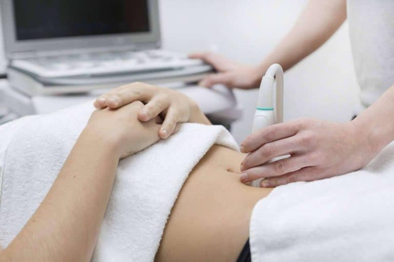 Desgarro muscular abdominal, síntomas y soluciones con fisioterapia