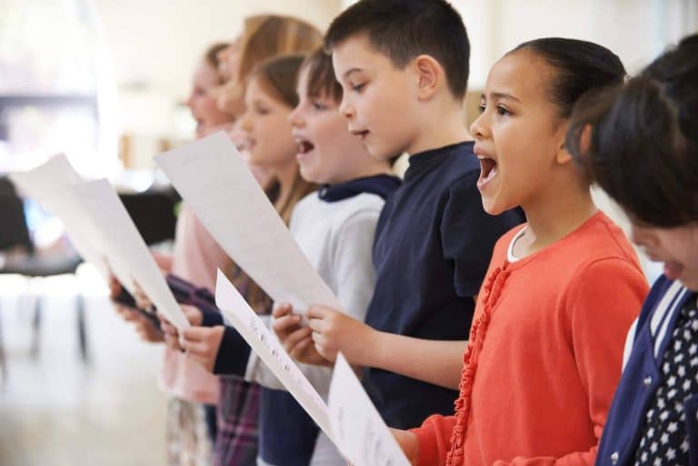 El programa de coro de la Escuela de Música La Clave fomenta la actividad social entre los alumnos