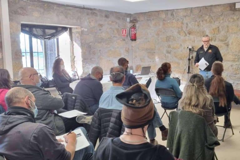 La Nueva Escuela de Alto Rendimiento N.E.A.R. ofrece herramientas avanzadas para que los profesionales del coaching y del desarrollo personal puedan diferenciarse de sus competidores