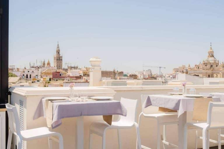 La opción ideal de restaurante con terraza en Sevilla, descubrir la magia de Recoveco