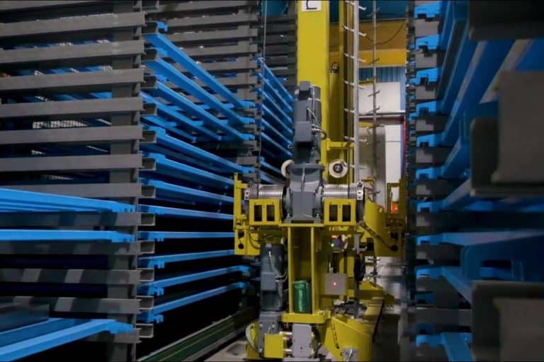 Tubos Paris y su nuevo robot logístico para aumentar la variedad de productos y la capacidad de almacenaje