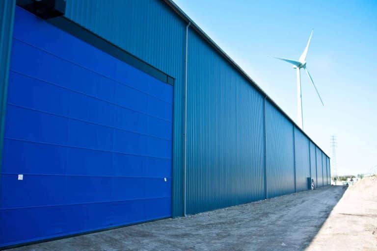 Puertas de grandes dimensiones para mejorar el desarrollo industrial, con ASSA ABLOY